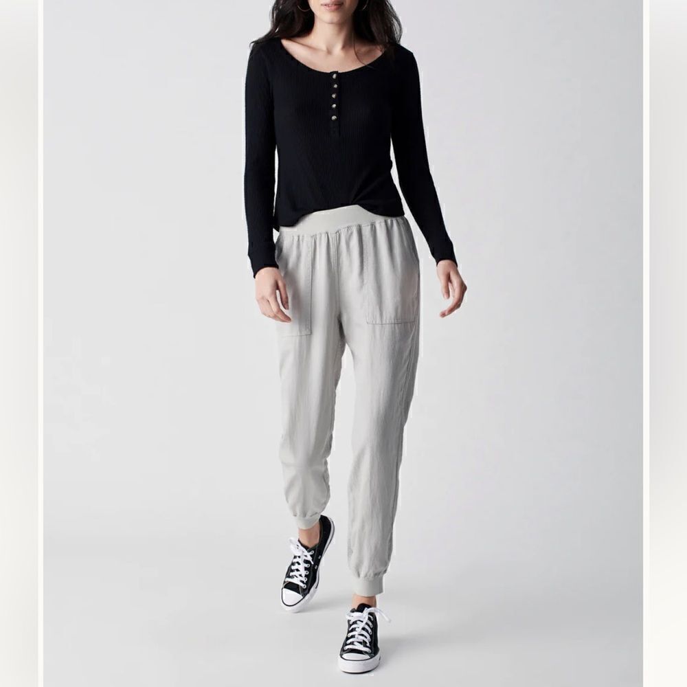 Faherty Arlie Joggers Large in Stone $148